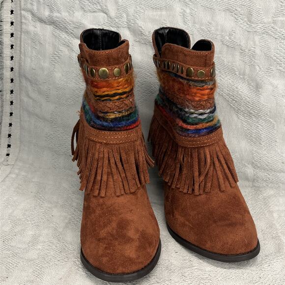 Mo Mo Size 6M Fringe Booties Western Boho Chic Stacked Heel Studded Multi-color - Picture 2 of 9